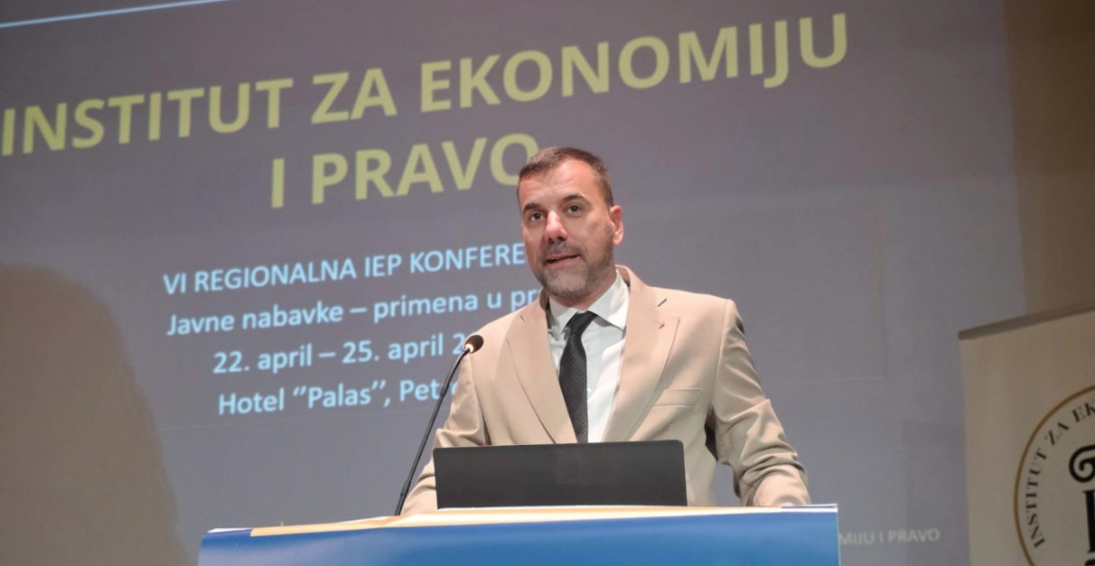 SKANDAL U CRNOJ GORI! SRPSKI INSTITUT NA UDARU POSLE TEKSTOVA ŠOLAKOVIH MEDIJA Ko stoji iza opstrukcije konferencije?!