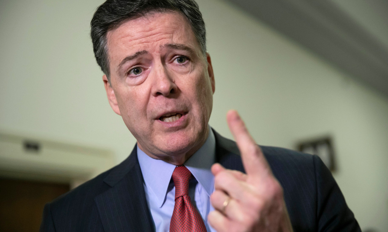 HAPŠENJE KOJE TRESE AMERIKU: Bivši direktor FBI Džejms Komi predao se sudu