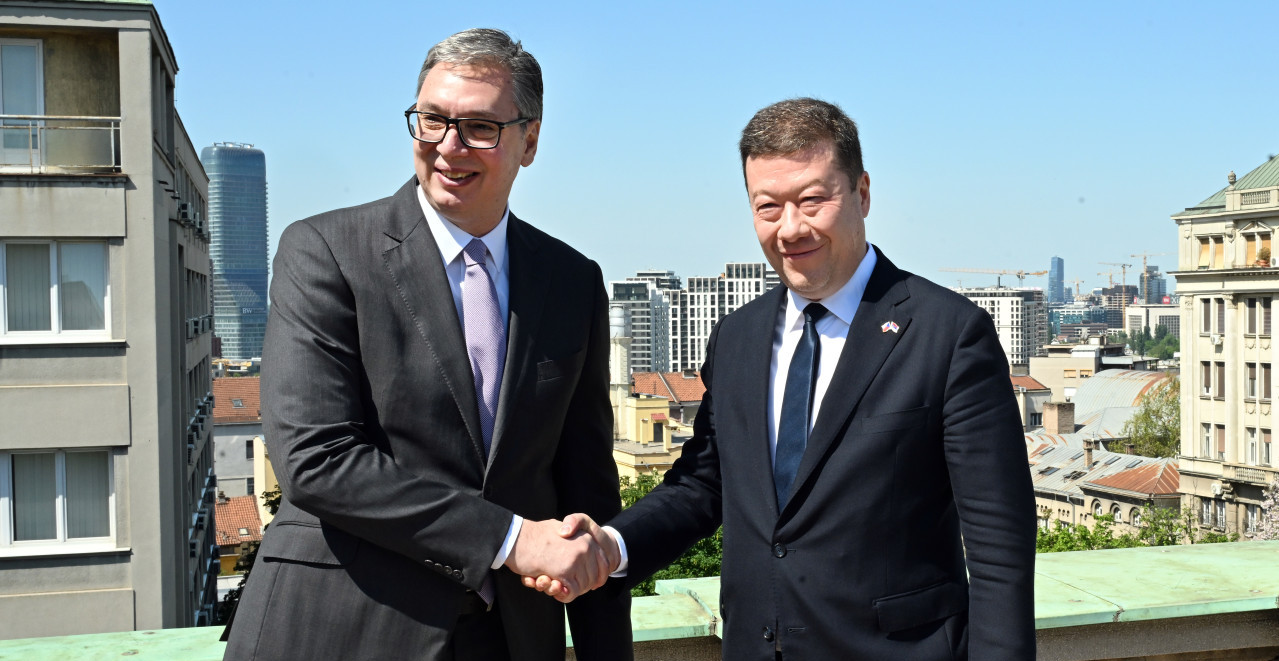 VUČIĆ RAZGOVARAO SA OKAMUROM I POKAZAO MU BEOGRAD NA VODI: "Raduje nas to što je Češka potvrdila učešće na Expo 2027"