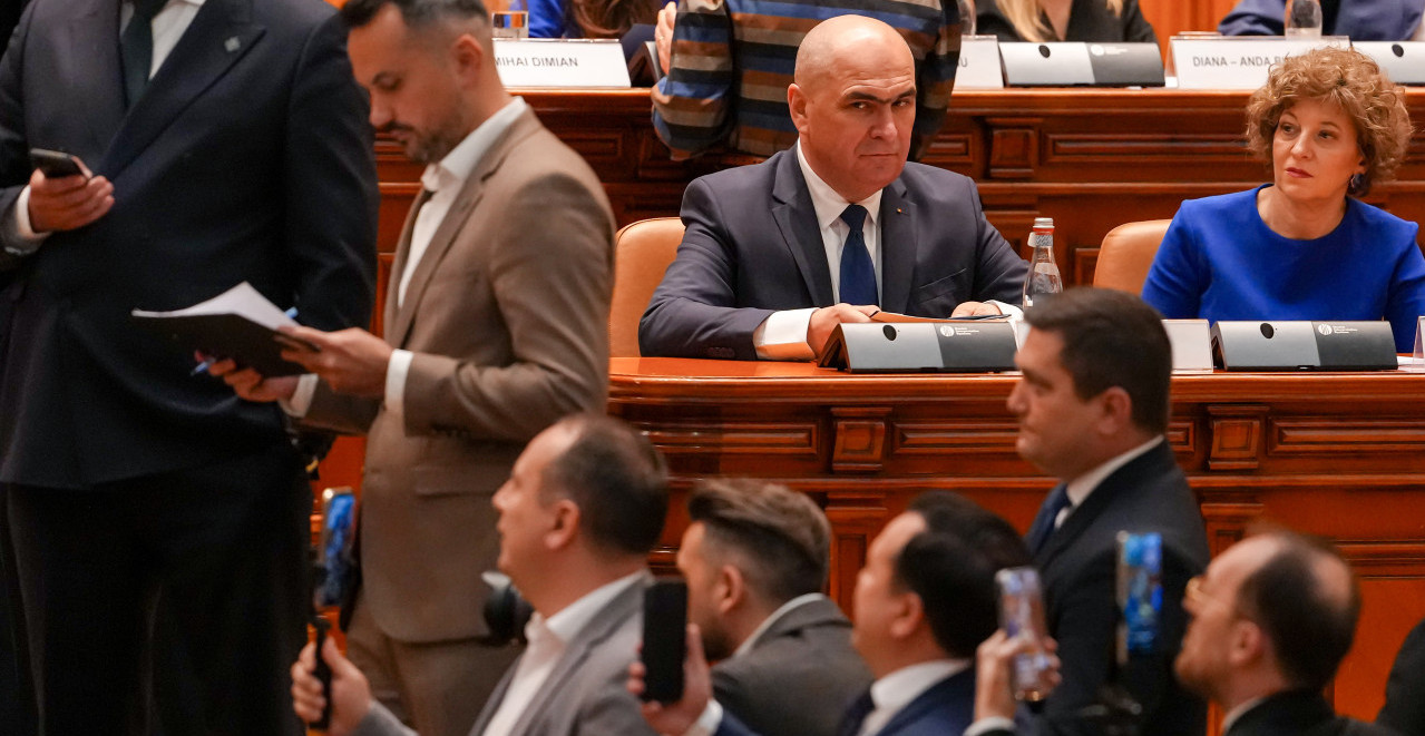 PALA VLADA RUMUNIJE! Premijer momentalno napustio zgradu parlamenta