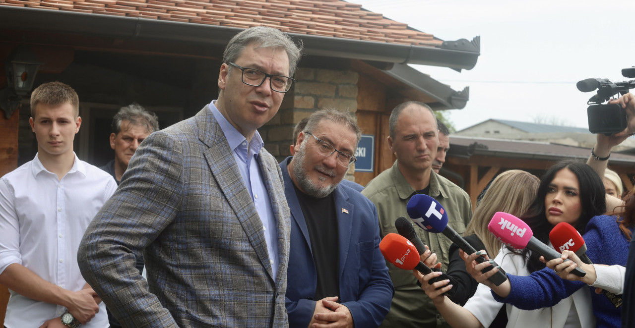 VUČIĆ U SREMU U Batrovcima obilazi porodicu Bulatović (FOTO+VIDEO)