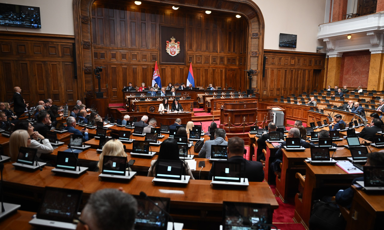 PRED NAMA POSEBNA SEDNICA SKUPŠTINE SRBIJE Obraća se gost iz Emirata