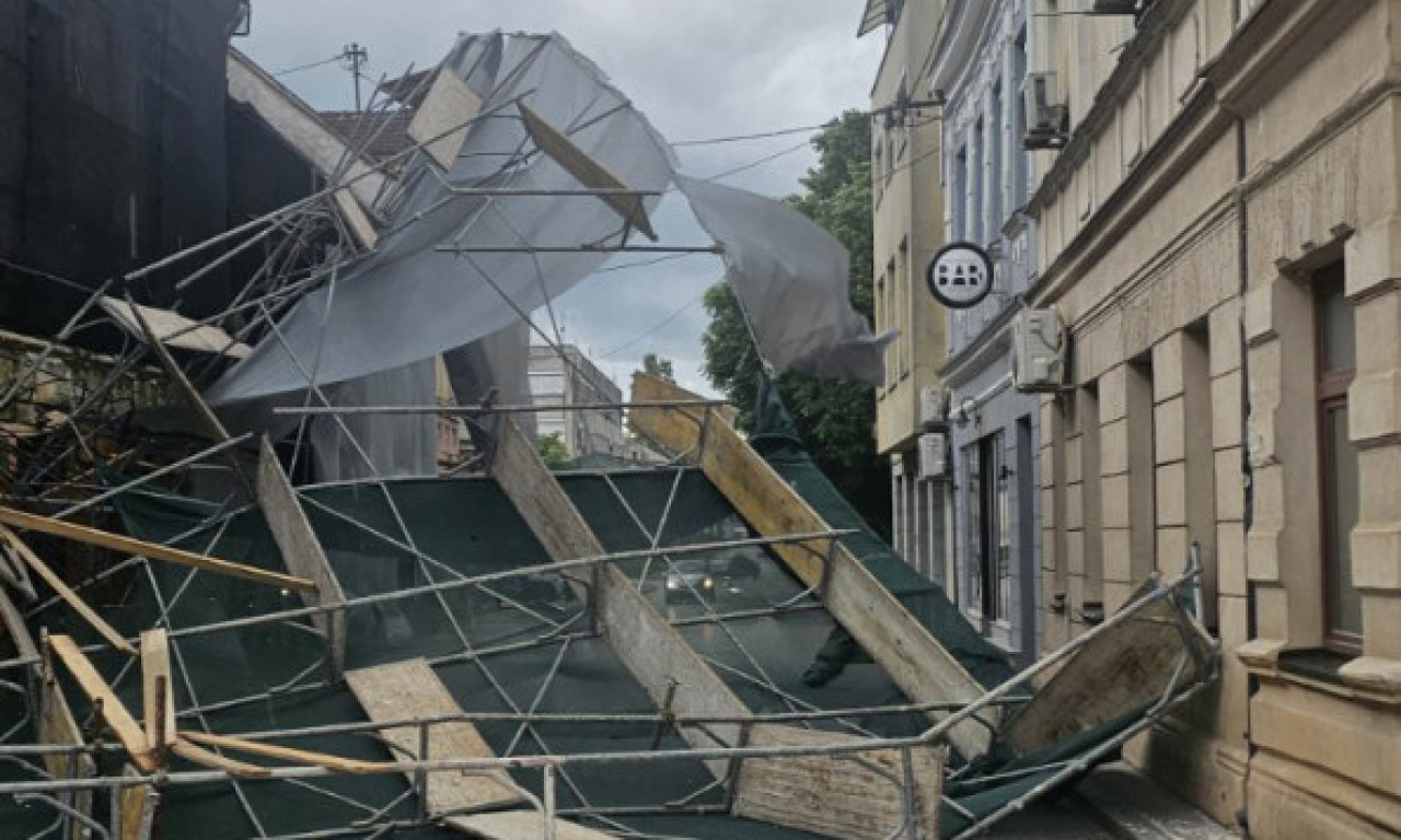 STRAŠNO NEVREME NAPRAVILO HAOS U REPUBLICI SRPSKOJ! Olujni vetar i grad pričinili materijalnu štetu (FOTO)