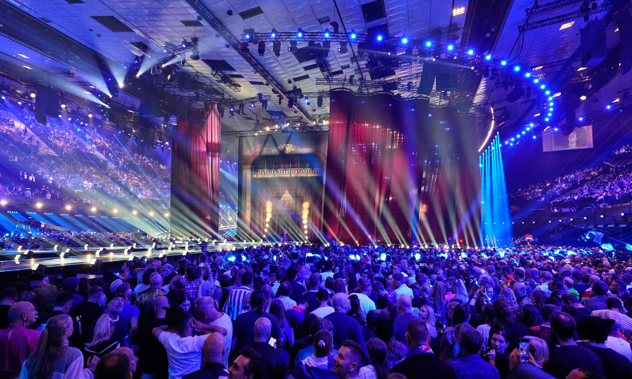 POČELO JE FINALE EVROVIZIJE 2026! Srbija nastupa pod rednim brojem 9 (FOTO)