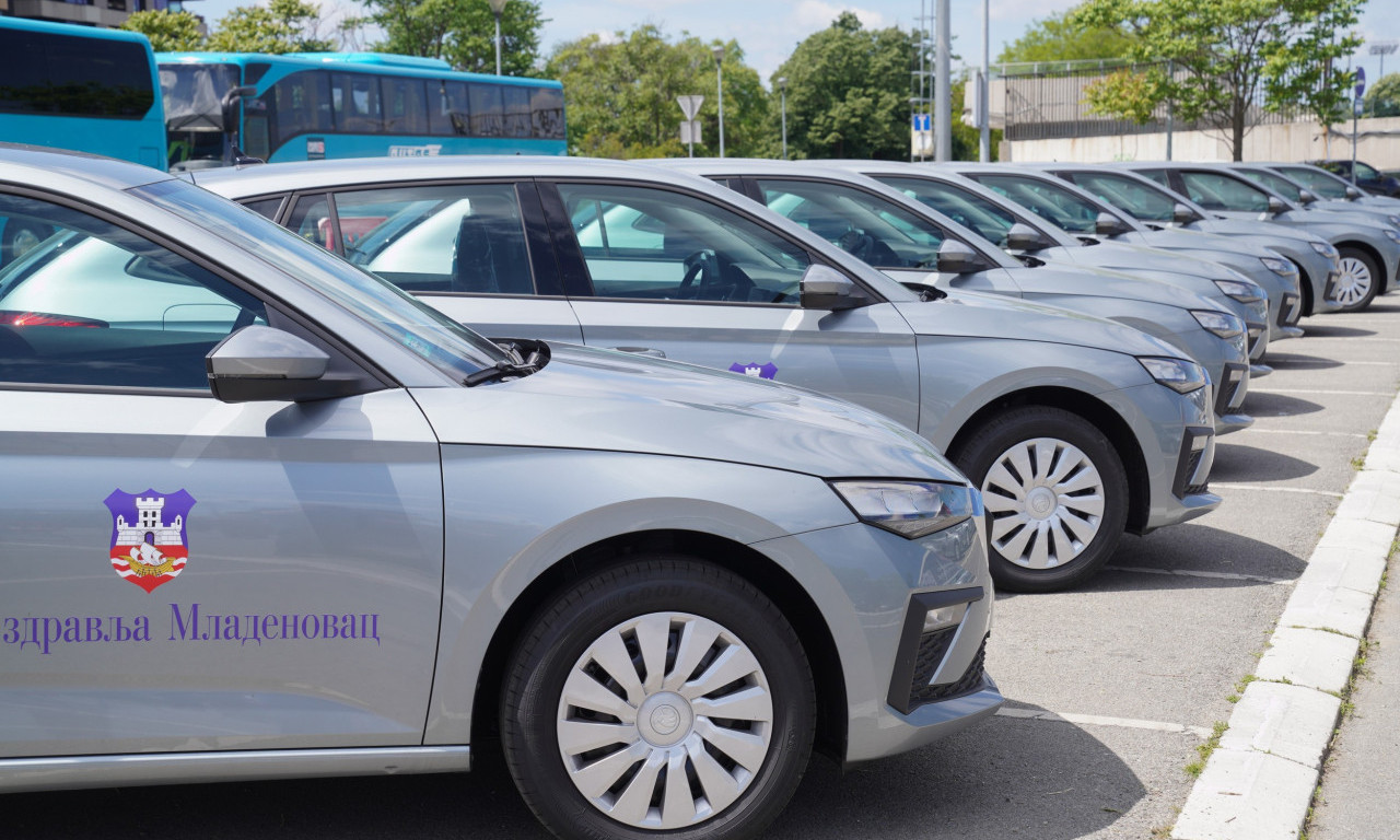 BRIGA O SUGRAĐANIMA NA PRVOM MESTU! Grad Beograd uručio domovima zdravlja 20 vozila za prevoz pacijenata na dijalizu (FOTO)