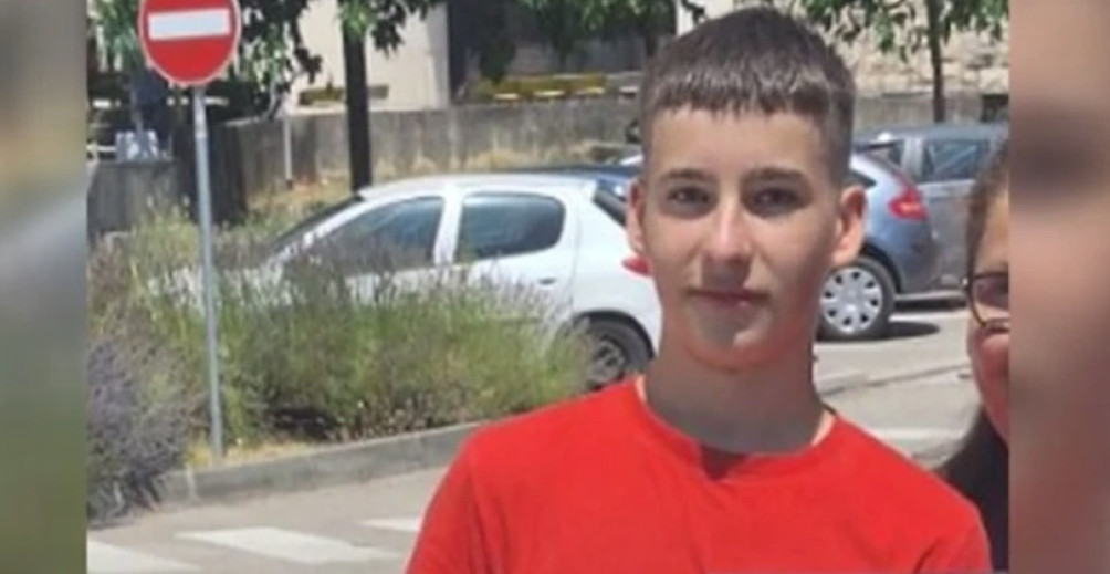 "O BOŽE, ZAR SI POZVAO MENE..." Drniš se oprostio od Luke (19), najtužnije reči odjekuju nakon svirepog ubistva (FOTO)
