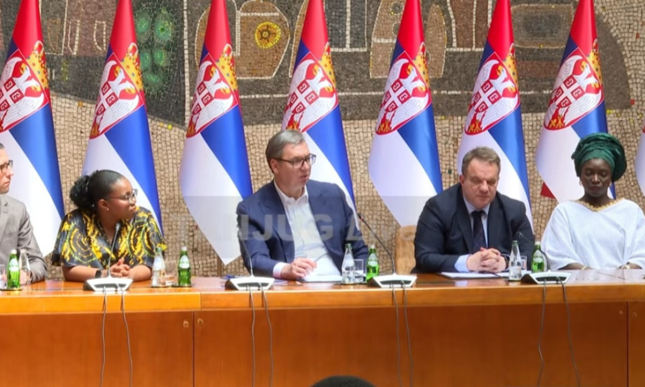 "HVALA VAM ŠTO STE OVDE, PRIČA JE MOĆNIJA OD MAČA" Vučić na obeležavanju 15. godišnjice programa Svet u Srbiji (VIDEO)