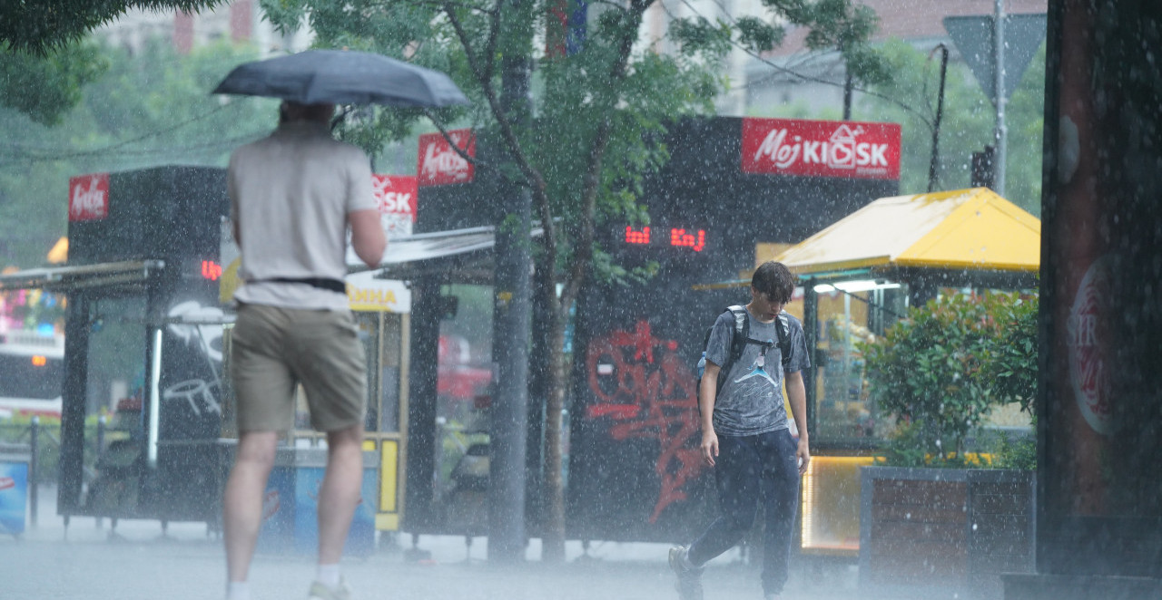 RHMZ IZDAO HITNO UPOZORENJE: Pljuskovi u naredna dva ili tri sata u više delova Srbije!