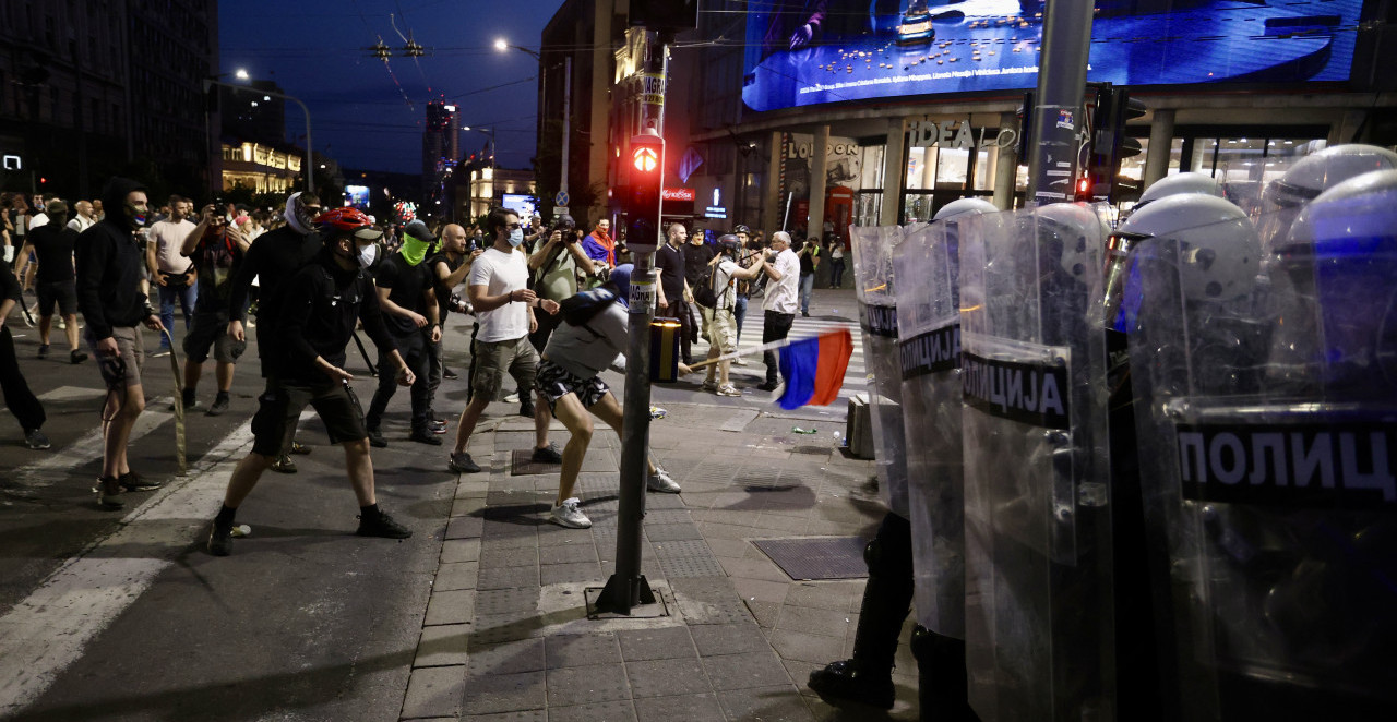 DA LI JE PROTEST NA SLAVIJI BIO SAMO PREDIGRA ZA NASILJE I HAOS? Krstić o paljenju i prebijanju na ulicama Beograda