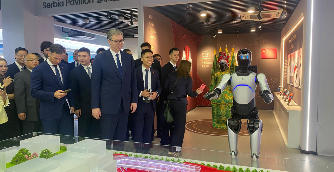 SRPSKI ROBOTI KREĆU ZA DVA MESECA! Vučić iz Đasina najavio novu eru: "Ceo svet živi za ovo" (VIDEO)