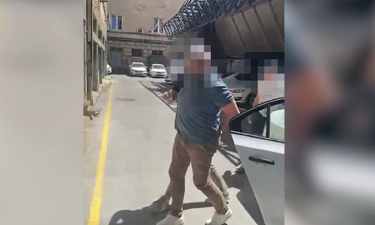 MUP: Uhapšen osumnjičeni da je nakon protesta, policiju gađao kamenicama (VIDEO)