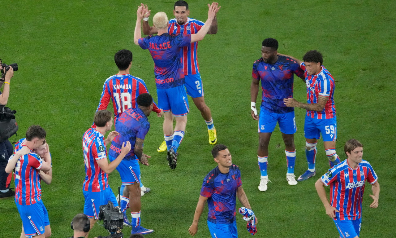 PRVI EVROPSKI TROFEJ U ISTORIJI KLUBA! Fudbaleri Kristal Palasa osvojili Ligu konferencija (FOTO)