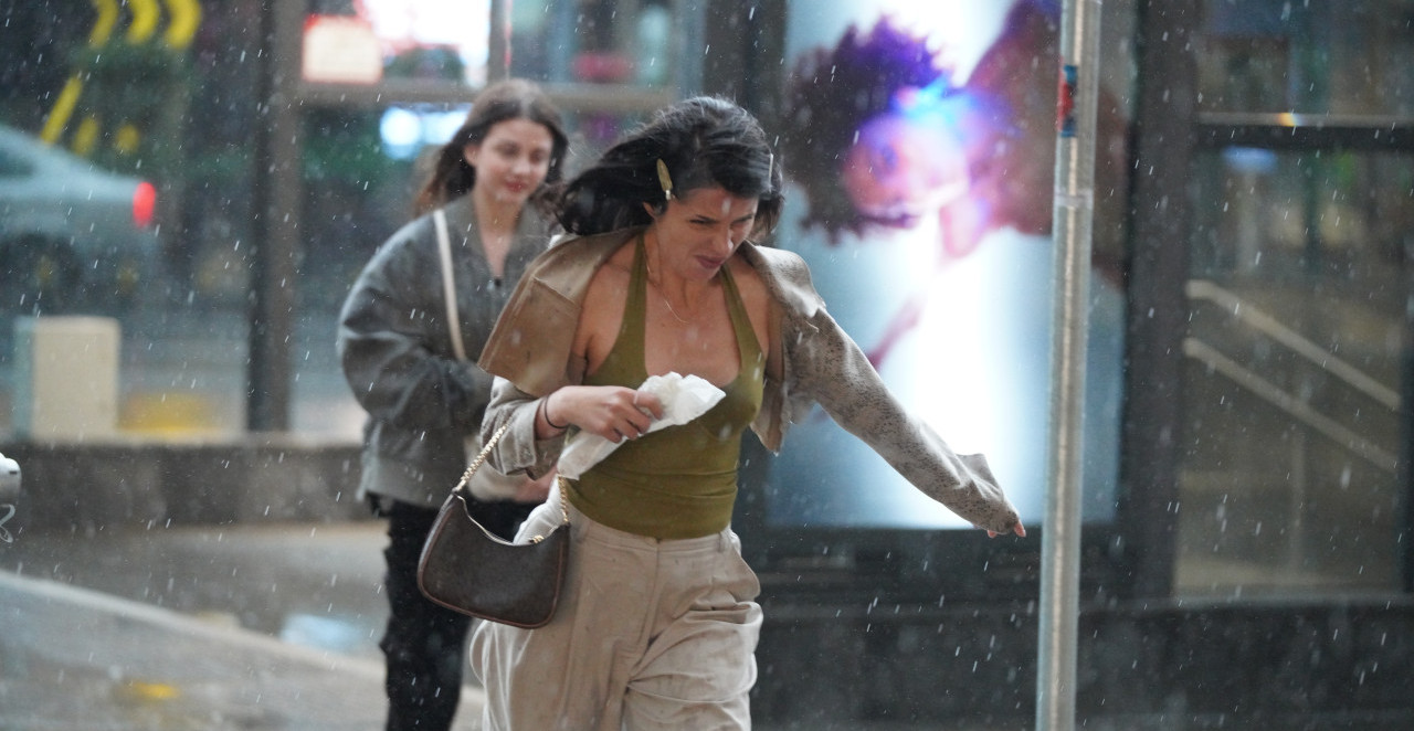 I DO 40 STEPENI, PA PLJUSKOVI I GRMLJAVINSKE OLUJE! Poznat datum promene vremena: Evo šta nas čeka