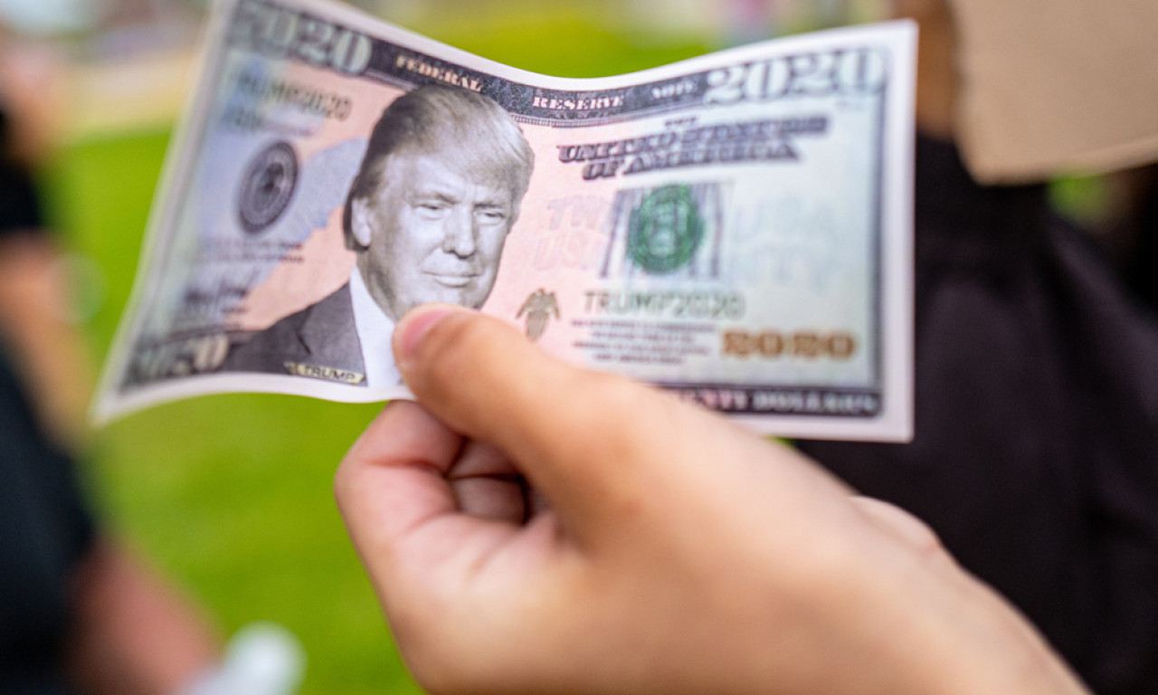 SUPROTNO ZAKONU I TRADICIJI: Tramp želi novčanicu od 250 dolara sa svojim likom!