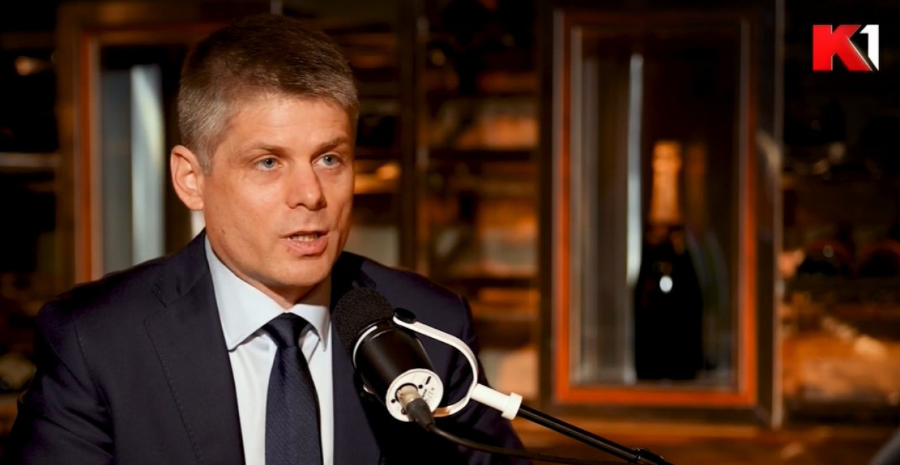 ARNO GUJON U PODKASTU "ZA NAŠIM STOLOM": Devojčica sa Kosova i njena prva lutka promenile su moj životni put