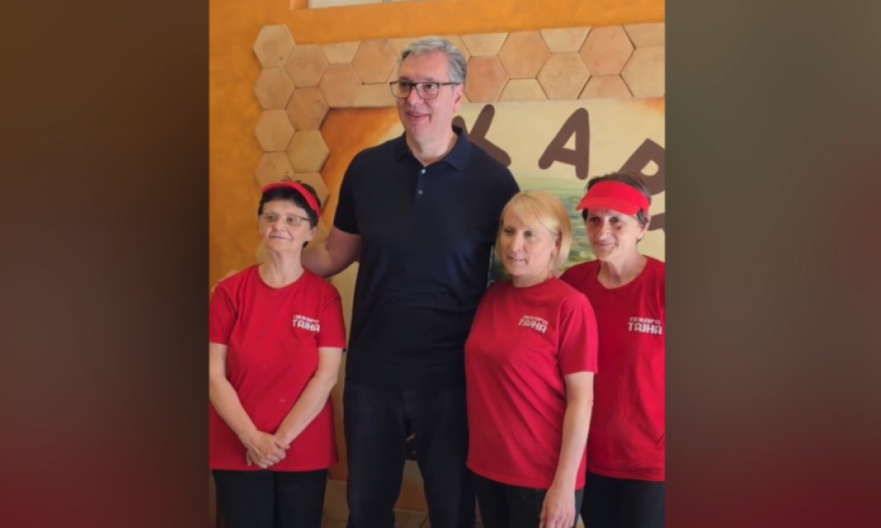 POSLE KINE PRAVAC NA BUREK: Vučić krenuo u Orlovat, družio se sa ljudima u Crepaji