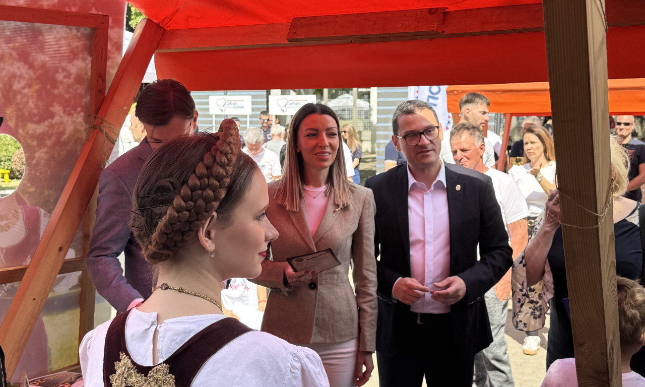 MINISTARSKA MESAROVIĆ NAJAVILA NOVE INVESTICIJE: U Kikindi akcija "Srbija naša porodica"