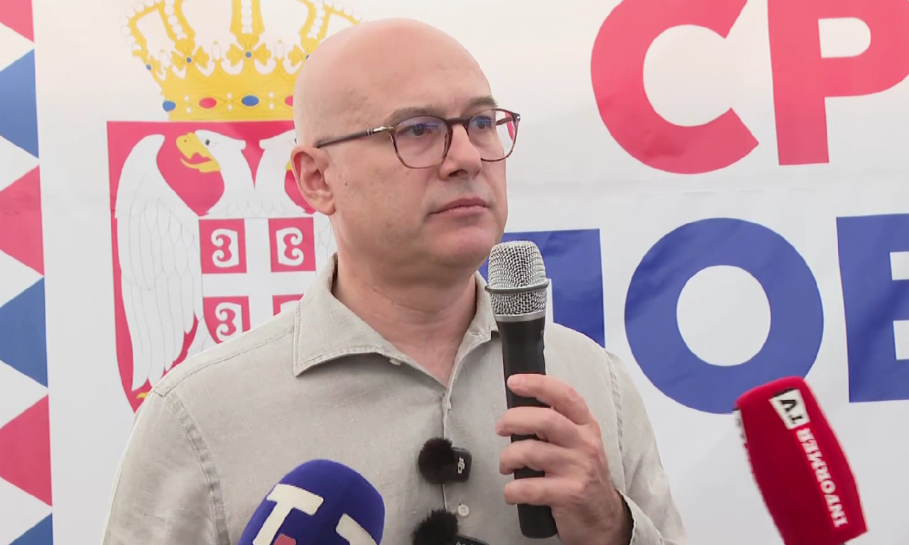MILOŠ VUČEVIĆ NA SKUPU "SRBIJA POBEĐUJE" PORUČIO: Sudbonosni izbori - ili ćemo sačuvati državu ili će nas vratiti unazad (VIDEO)