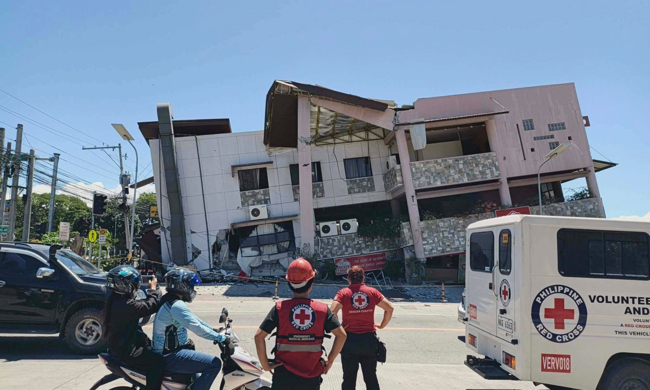 KATASTROFALAN ZEMLJOTRES NA FILIPINIMA! Poginule 32 osobe, povređeno više od 200 ljudi (FOTO)