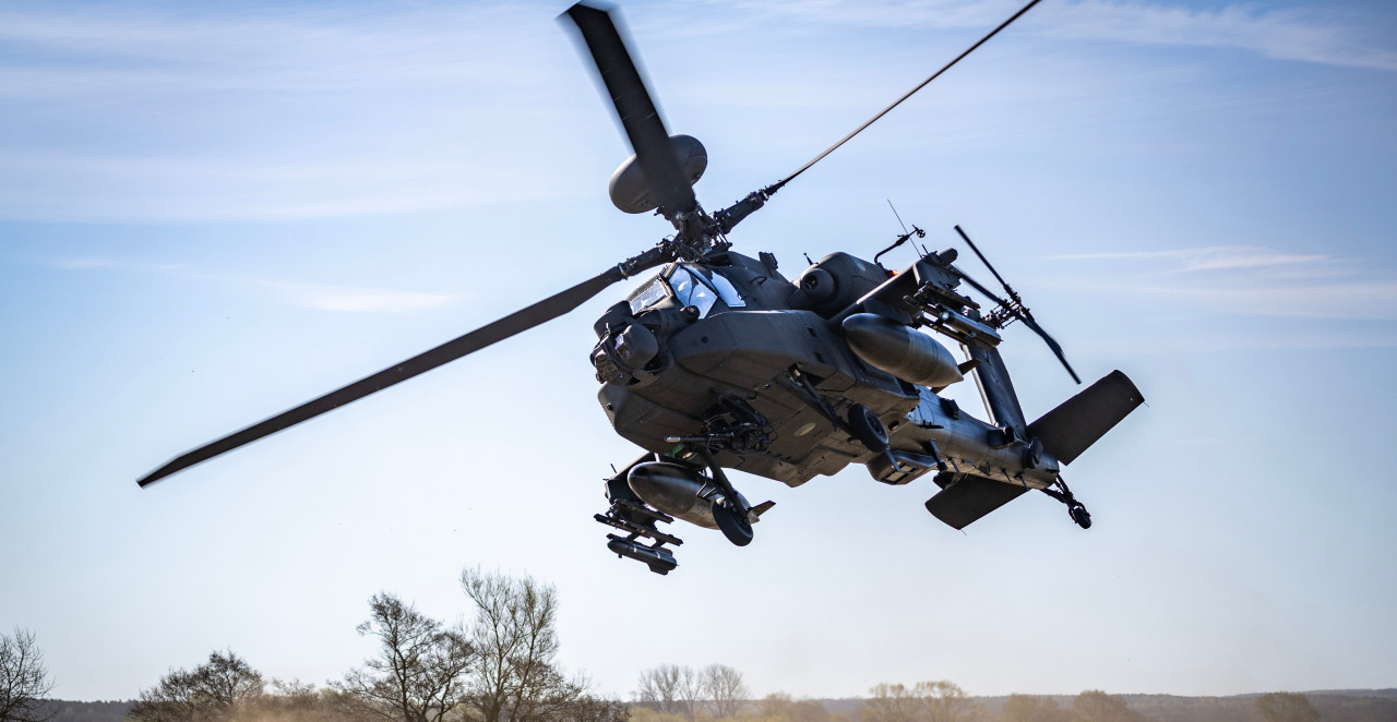 SRUŠIO SE AMERIČKI HELIKOPTER, TRAMP ĆUTI! Da li su Iranci oborili letelicu iznad Ormuskog moreuza?