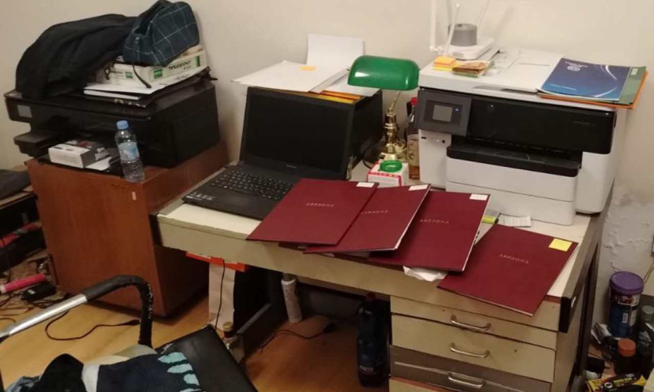 LAŽNE DIPLOME FAKULTETA U BEOGRADU PRODAVALI ZA 500 EVRA Otkriveni najnoviji detalji hapšenja direktora privatne srednje škole u Novom Pazaru