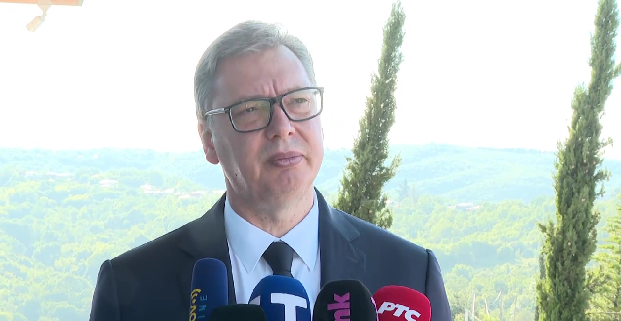PREDSEDNIK VUČIĆ PORUČIO IZ GRUZIJE: Imam dojavu iz Vašingtona, očekujem da ćemo dobiti 15 dana produženja za NIS (VIDEO)