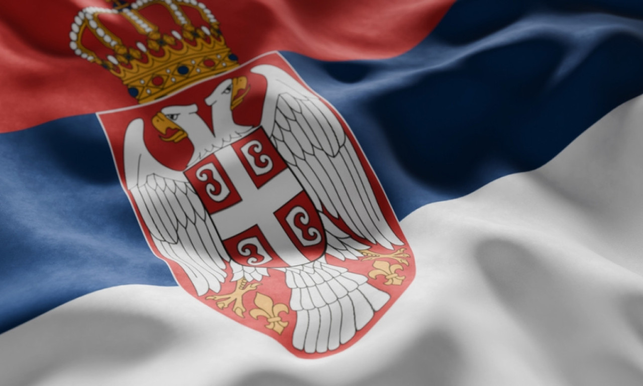 IMAĆE 800 KILOGRAMA I BIĆE DUGA 500 METARA: Na skupu 27. juna biće razvijena najveća srpska zastava!