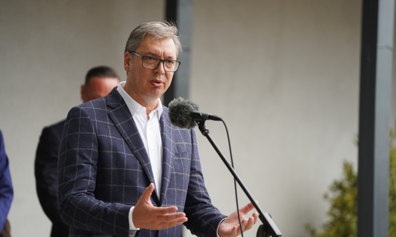 VUČIĆ OTKRIO KOLIKO NOVCA ĆE DOBITI SVI PUNOLETNI GRAĐANI: Spremite račune, poznat i tačan datum isplate!