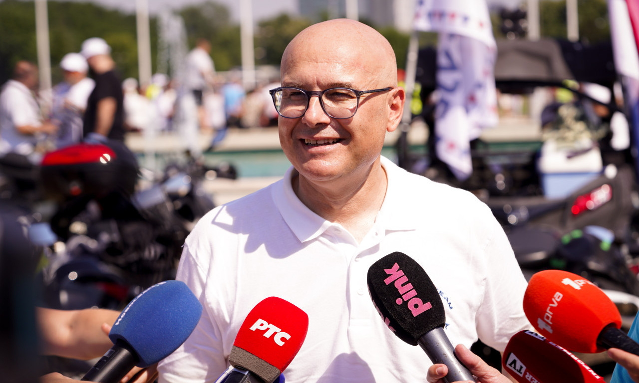"GRB I ZASTAVA SU IZNAD SVEGA, BEZ OBZIRA NA RAZLIKE": Miloš Vučević poslao snažnu poruku sa skupa "Srbija jedna porodica" (VIDEO)