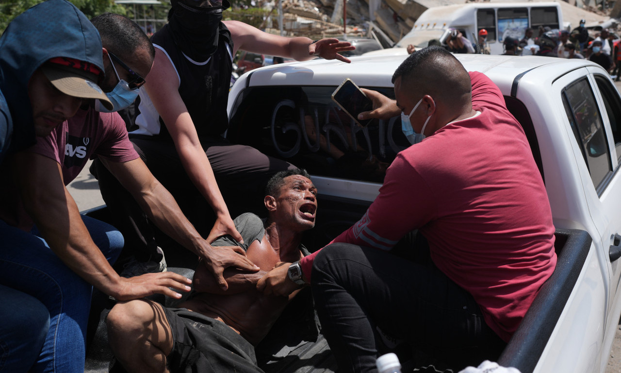 BILANS ŽRTAVA U VENECUELI PREMAŠIO 1.400: Potraga za hiljadama nestalih, beba spasena iz ruševina