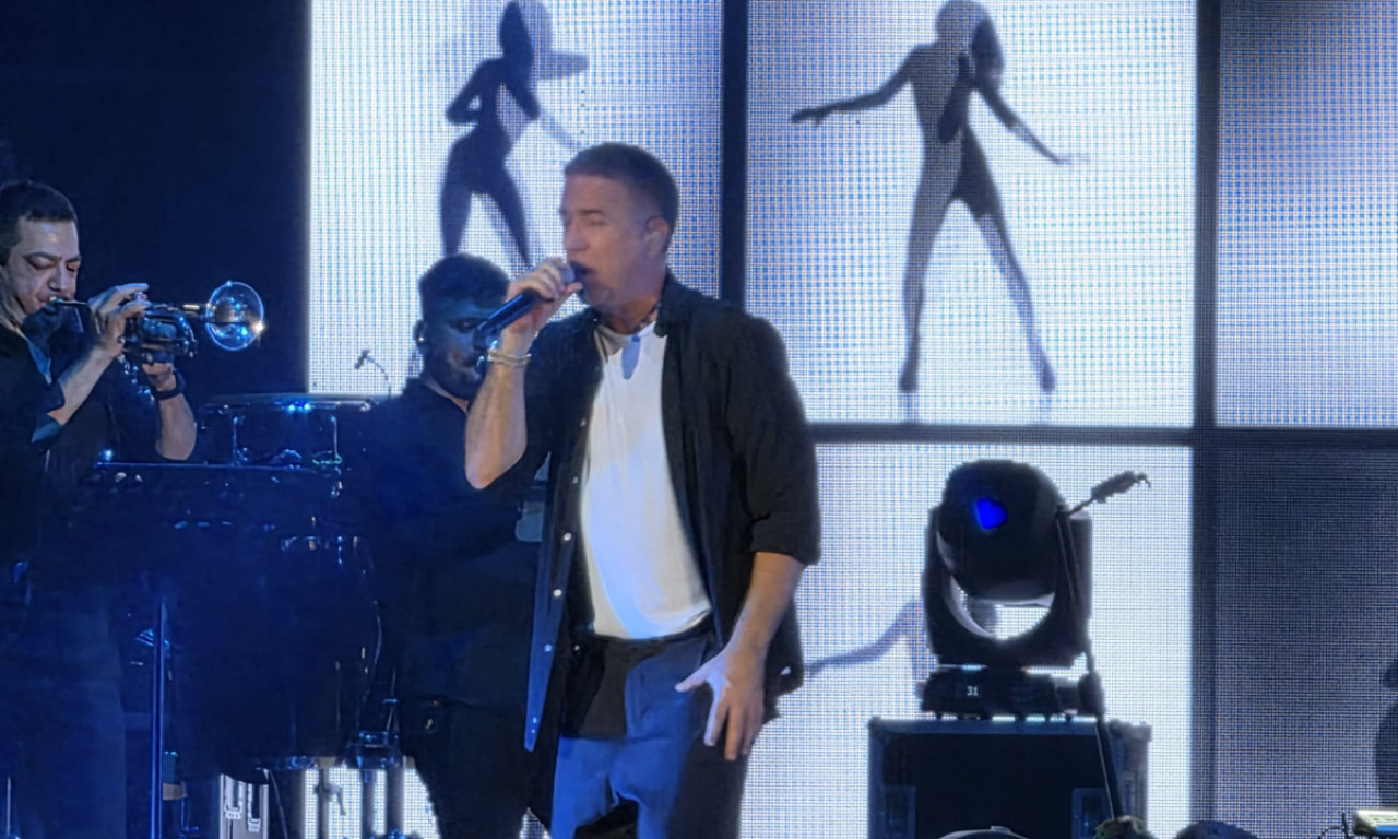 "BILA JE TO POSEBNA NOĆ I KONCERT KOJI SE NE ZABORAVLJA" Željko Joksimović podelio kadrove sa spektakularnog nastupa iz Trogira! (VIDEO)