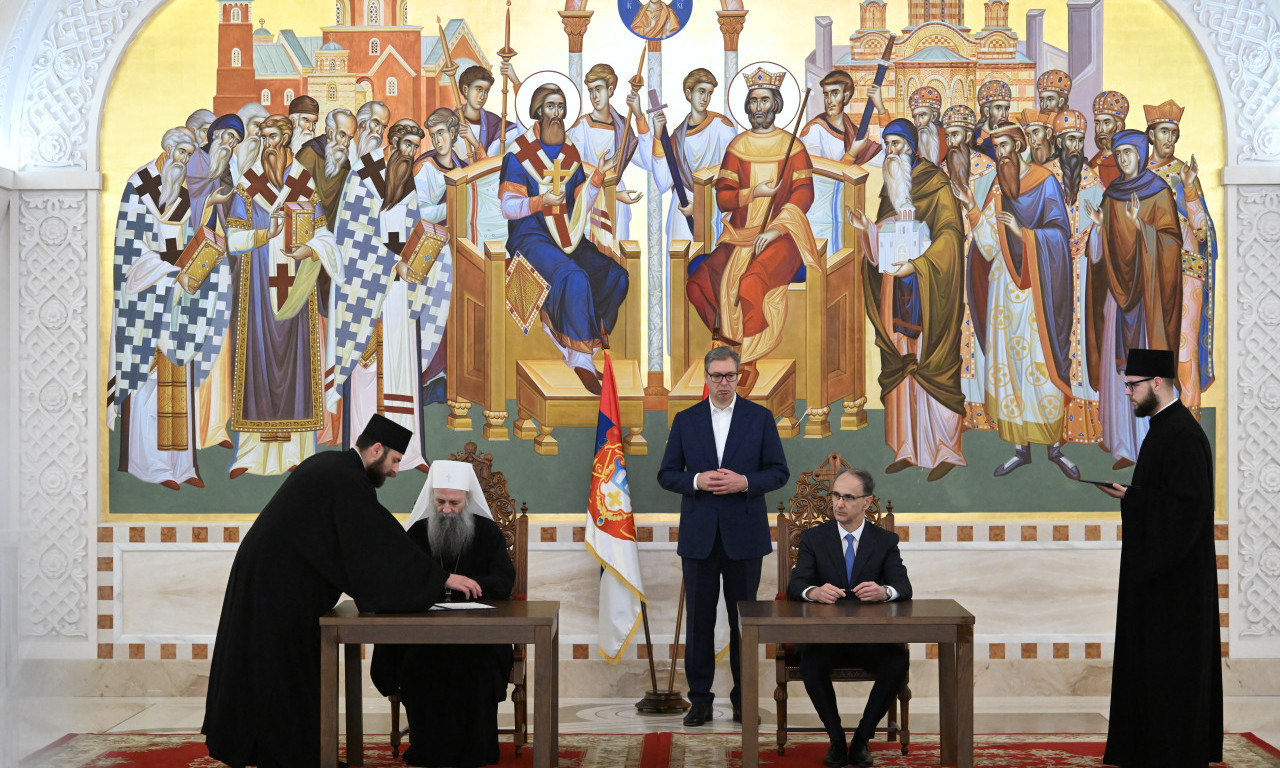 NA VIDOVDAN SE SVE VIDI! Predsednik Vučić u Hramu Svetog Save prisustvovao potpisivanju ugovora o završetku radova