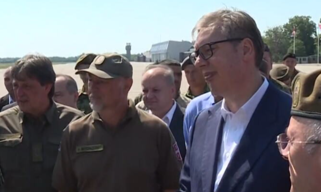 VUČIĆ NA PRIKAZU NOVOG NAORUŽANJA VOJSKE SRBIJE! "Dolaze nam Rafali, ali i nešto o čemu ne mogu još da govorim"(VIDEO)