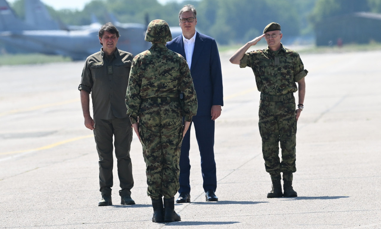 VUČIĆ NA PRIKAZU NOVOG NAORUŽANJA VOJSKE SRBIJE! "Dolaze nam Rafali, ali i nešto o čemu ne mogu još da govorim"(VIDEO)