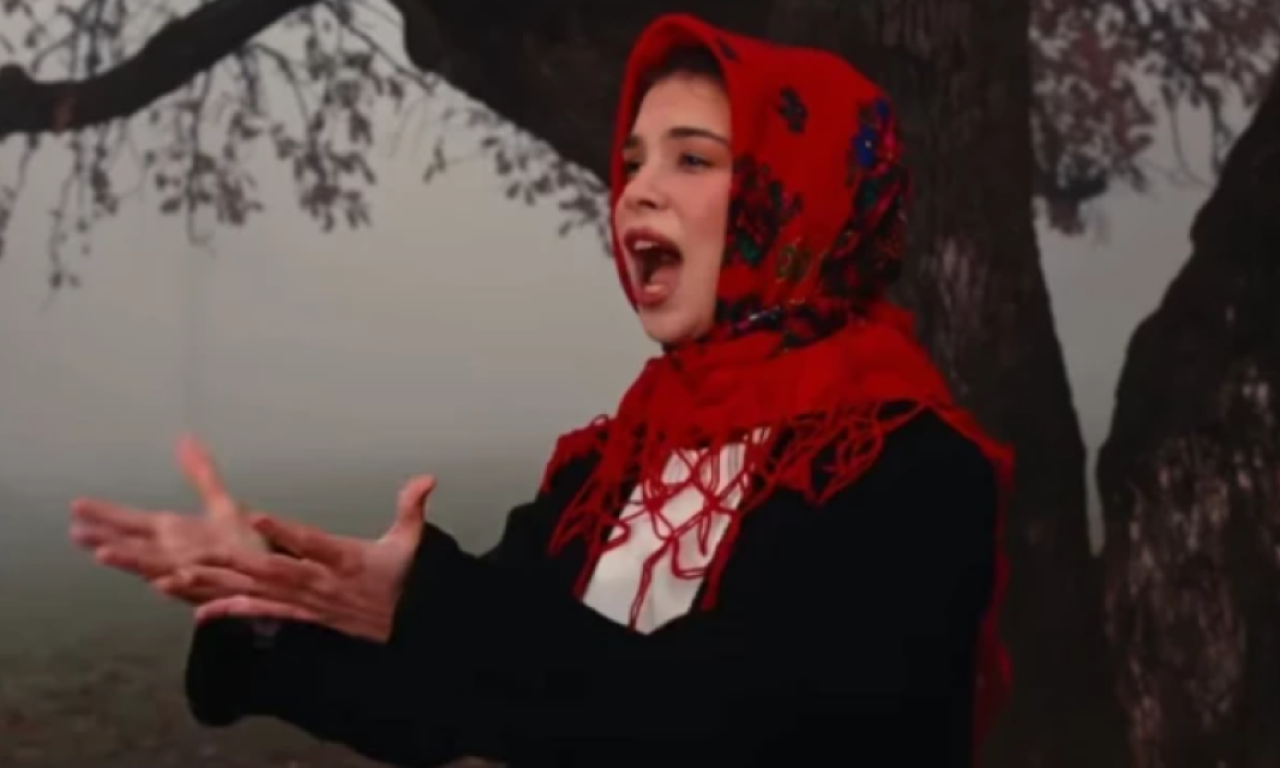 LENA NIKOLIĆ NA VIDOVDAN RASPLAKALA SRBIJU: Zapevala o junacima iz Banjske i poslala snažnu poruku (VIDEO)