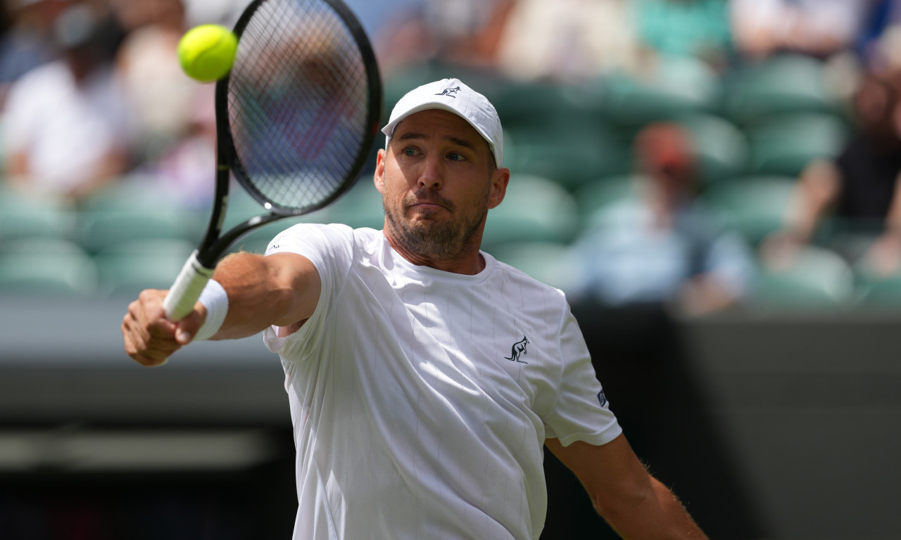 IZGUBIO OD SEDMOG TENISERA SVETA: Dušan Lajović eliminisan u prvom kolu Vimbldona (FOTO)