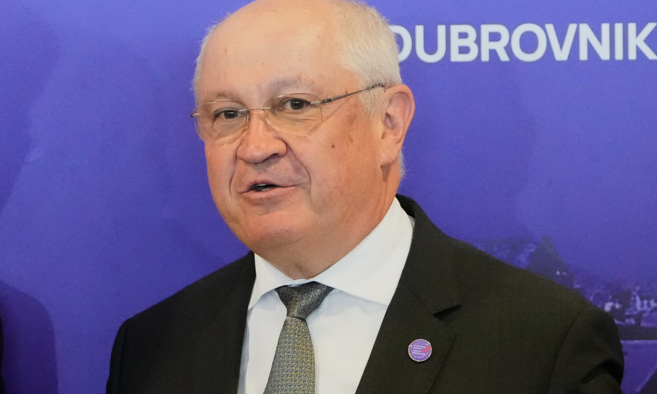 PADA VLADA MOLDAVIJE! Premijer Aleksandru Munteanu podneo ostavku