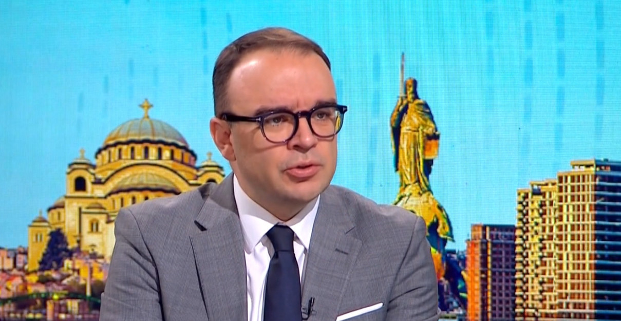 "BOSNA I HERCEGOVINA JE KLINIČKI MRTVA, NEKO JE SVE VREME ODRŽAVA NA APARATIMA!" Vranješ u "Uranku" otkrio šta se krije iza borbe za novog visokog predstavnika