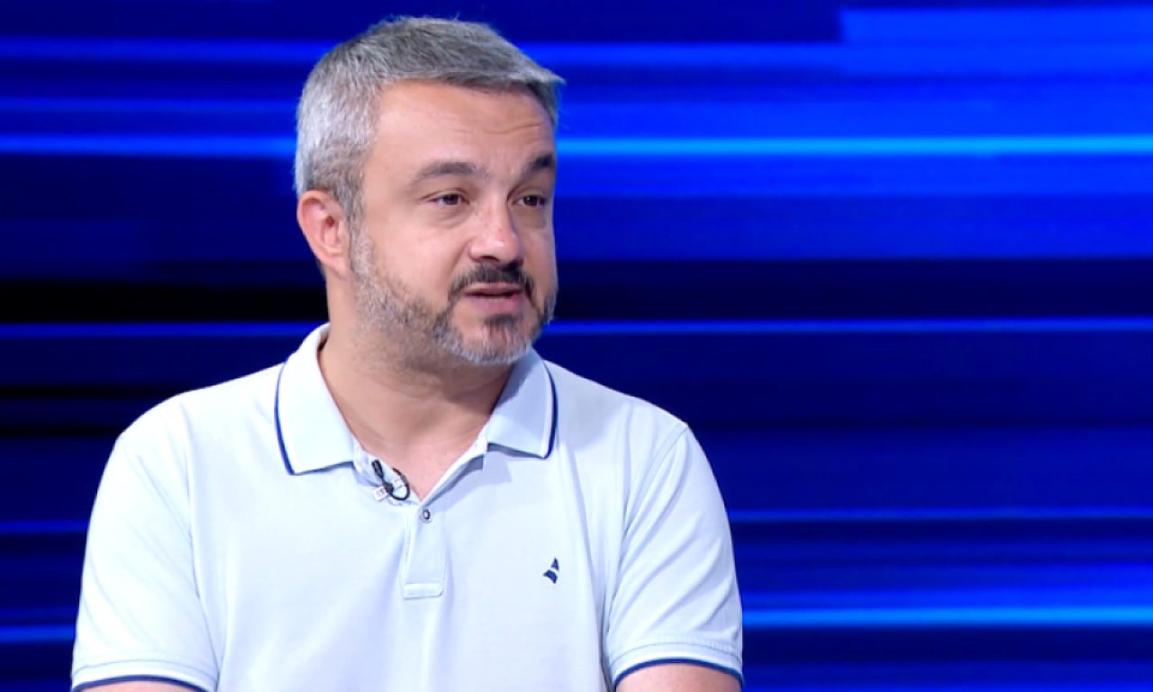 OBJAŠNJENJE UREDNIKA PORTALA "TANGO SIKS": Incident na letu iz Soluna verovatno izazvao udar otpalog dela motora