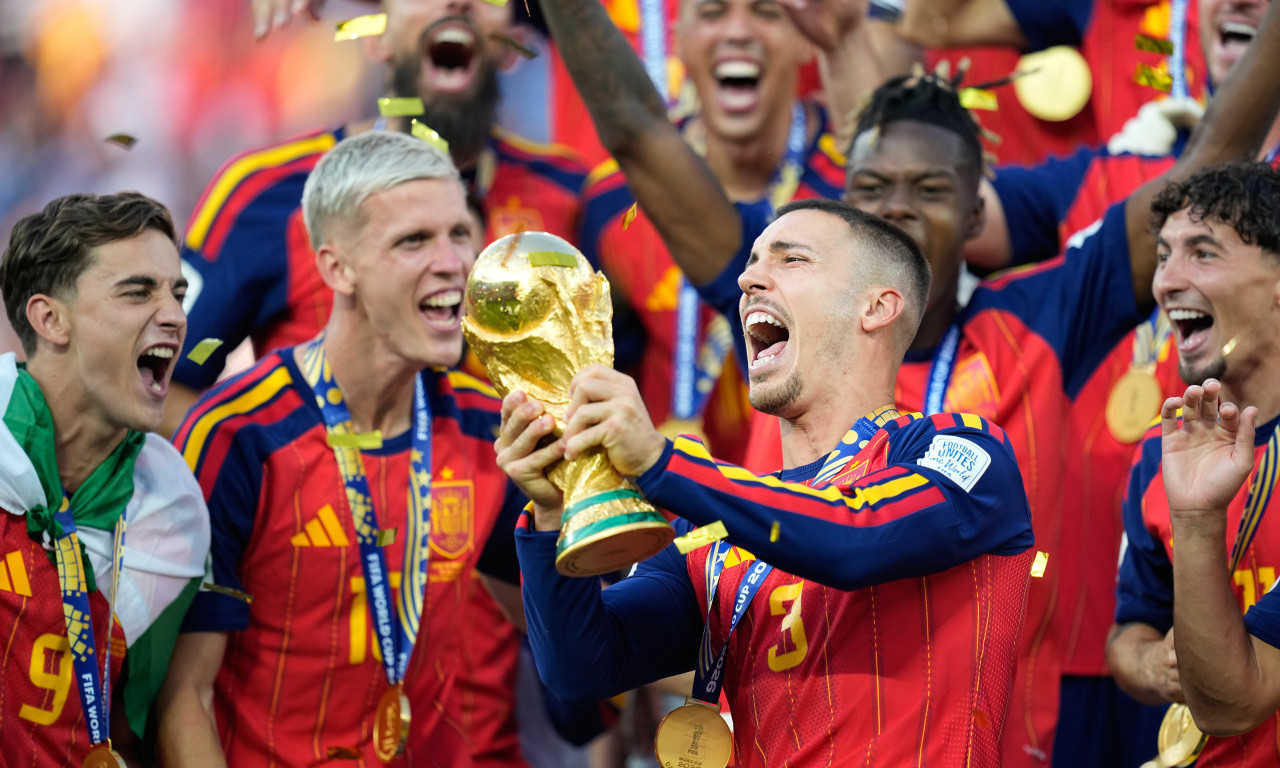 ŠPANIJA NA KROVU SVETA: Fudbaleri Španije prvaci sveta, Feran Tores "slomio" Argentince u 106. minutu