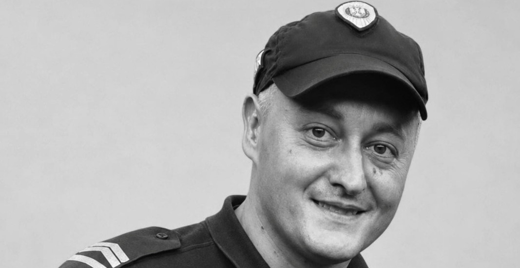 "BRUTALNE LAŽI I NAPADI BILI SU PREVELIKI TERET ZA VASILIJA, IZA SEBE OSTAVIO TROJE DECE" Oglasio se Ivica Dačić povodom smrti policajca Lalovića (FOTO)