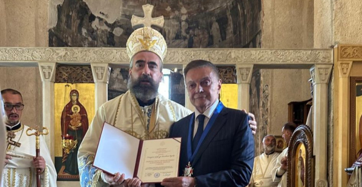 MITROPOLIT METODIJE ODAO POČAST VELIKANU SRPSKE MEDICINE! Akademik prof. dr Bojić primio najviše crkveno priznanje: "Još jače ću služiti Bogu i narodu!"