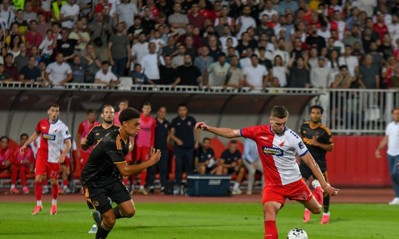 VOJVODINA PONOVO PRIMILA ČETIRI GOLA: Ajaks ugasio evropske snove Novosađana! Nije im pomogao ni novi trener!