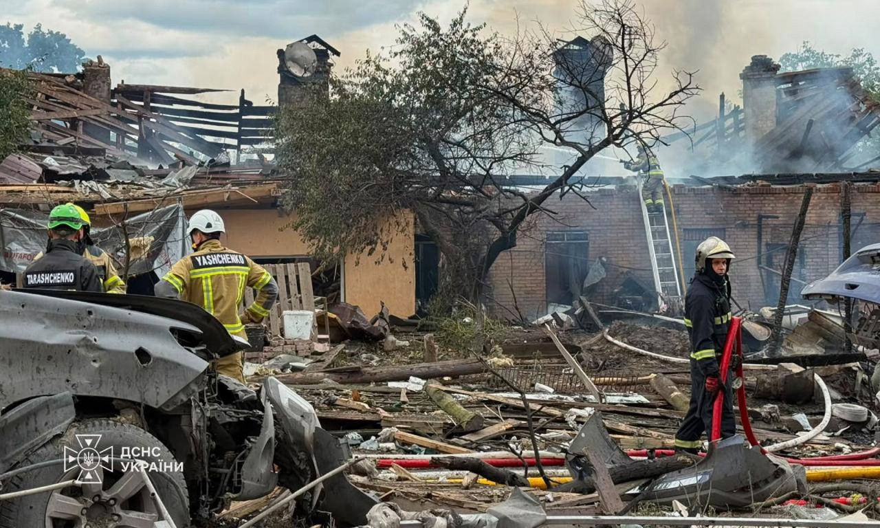 MASAKR NA IZLOŽBI ORUŽJA! RAZORNI RAKETNI NAPADI ODNELI ŽIVOTE Raste broj poginulih u Kijevu, a evo koliko ljudi je ranjeno! (FOTO)