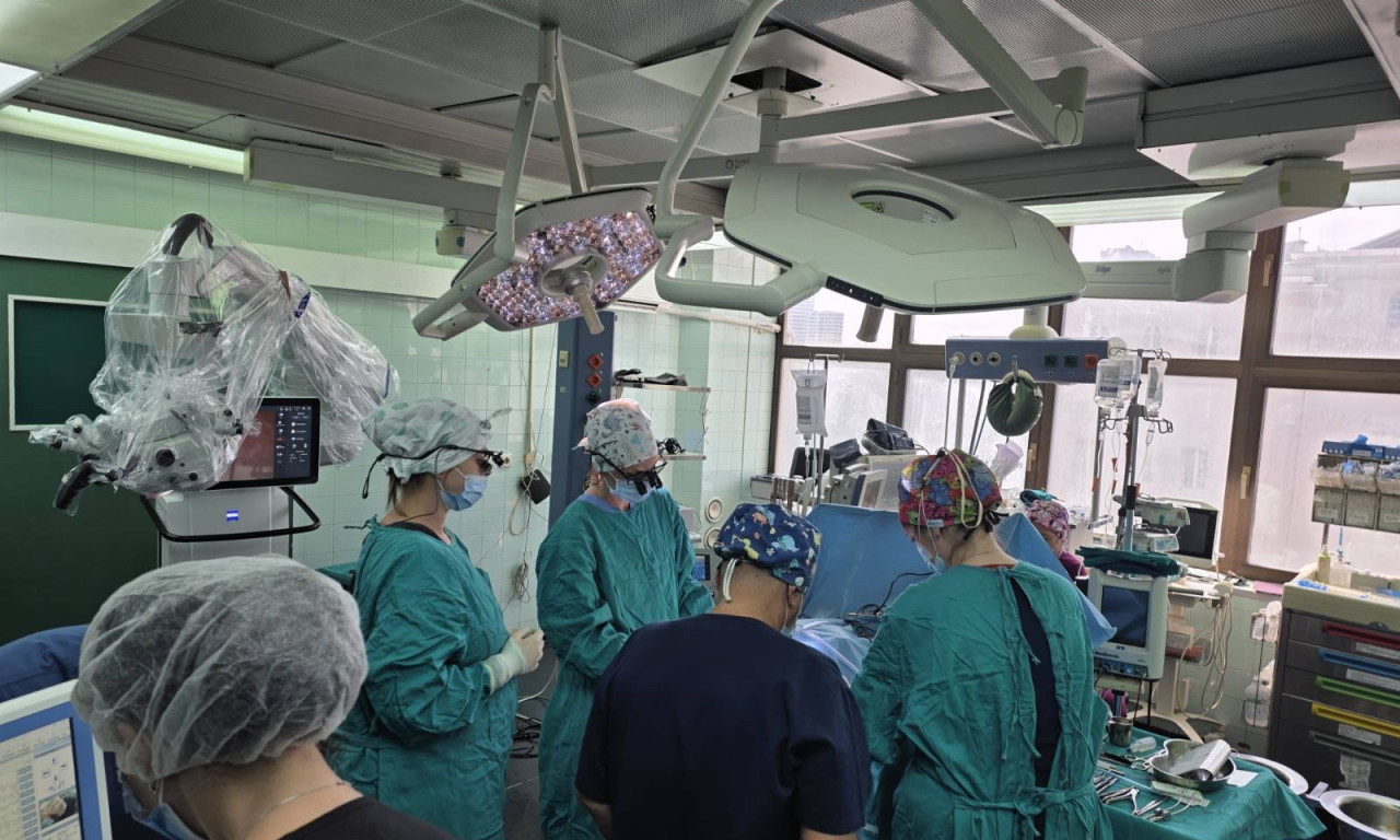 SRBIJA ISPISALA ISTORIJU MEDICINE! U Tiršovoj prvi put izvedena jedna od najkompleksnijih operacija mozga kod deteta (FOTO+VIDEO)