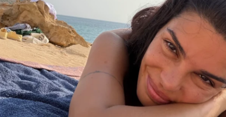 JOVANA ĐORĐEVIĆ POTPUNO GOLA Žena srpskog fudbalera podelila slike sa nudističke plaže (FOTO)
