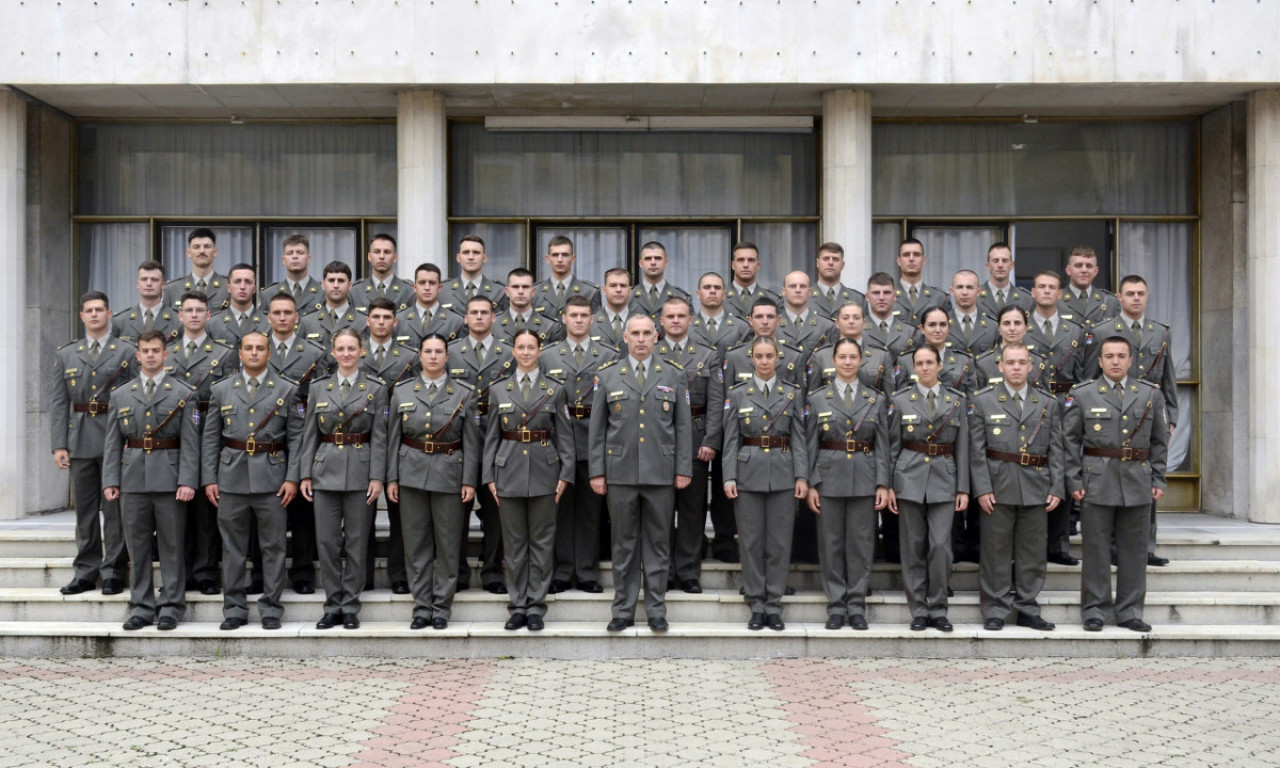 UKAZANA IM VELIKA ČAST: Najmlađi oficiri primljeni na dužnosti u Vojsci Srbije