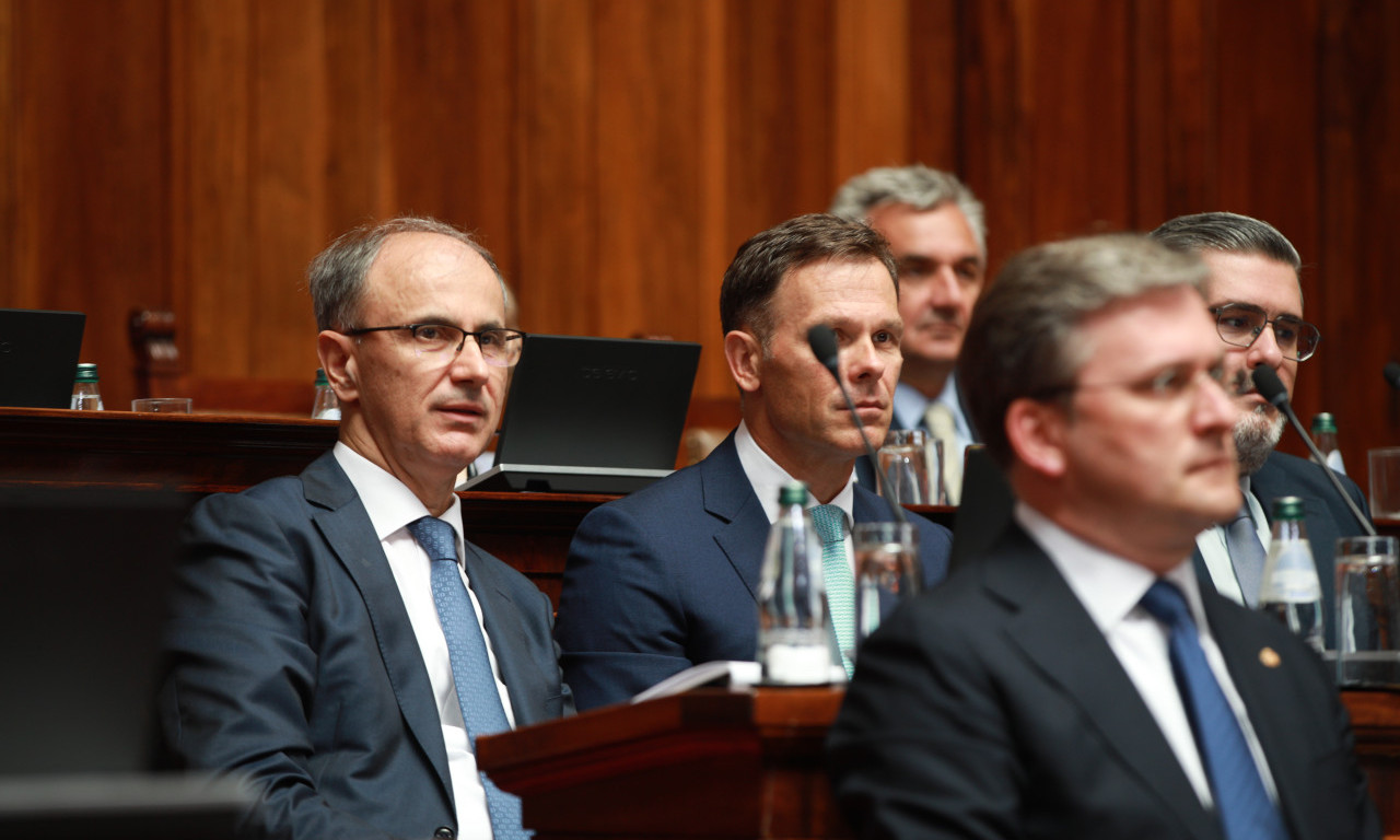SNAŽAN GOVOR PREMIJERA MACUTA U SKUPŠTINI: Srbija nema vremena za podele, vreme je za jedinstvo!