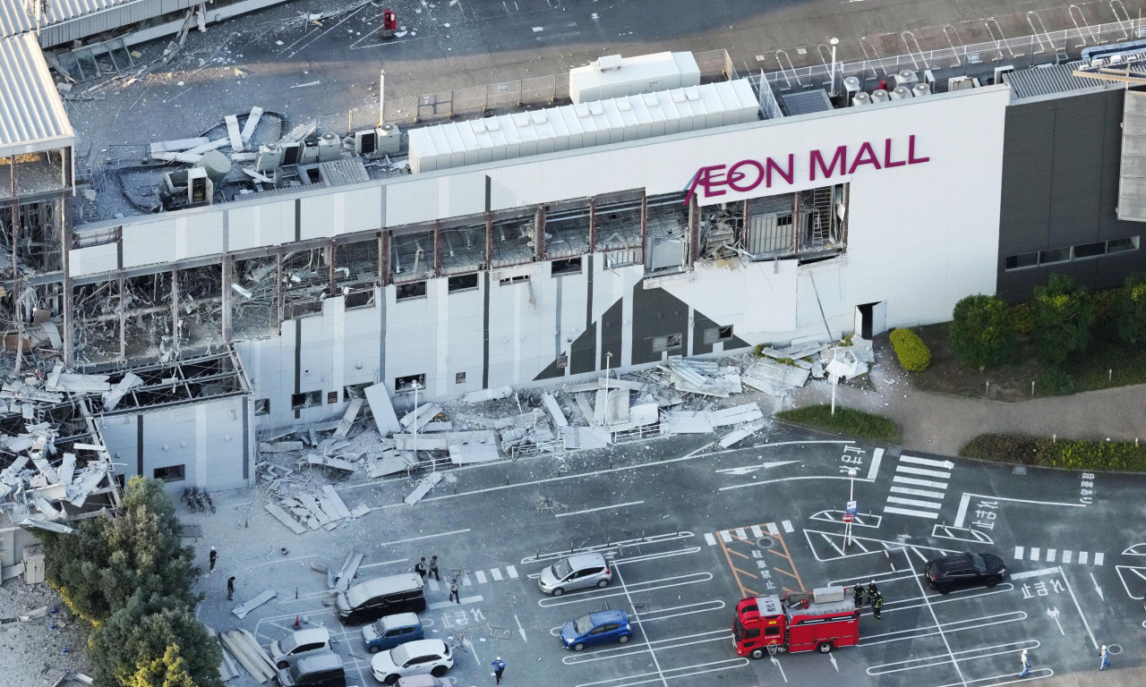 KATAKLIZMA U JAPANU Zemljotres jačine 7,1 Rihtera prevrnuo voz, zgrade u plamenu, ljudi zarobljeni u tržnom centru! Broje se mrtvi, povređeni i nestali! (FOTO)