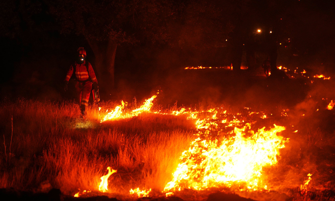 SCENE KAKVE EVROPA NE PAMTI, A NOVI PAKLENI TALAS SVE BLIŽI Požari van kontrole usred sezone, hiljade ljudi u opasnosti
